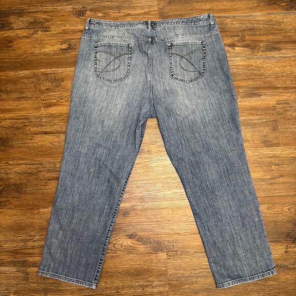 Chico's Platinum Denim size 4.5 Short (US size 22) ultimate fit slim leg - Picture 3 of 9